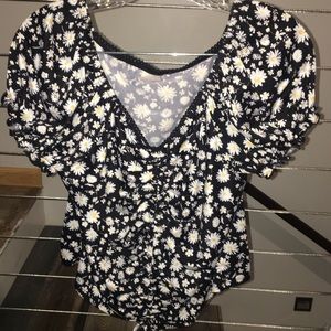 •Floral Top•
